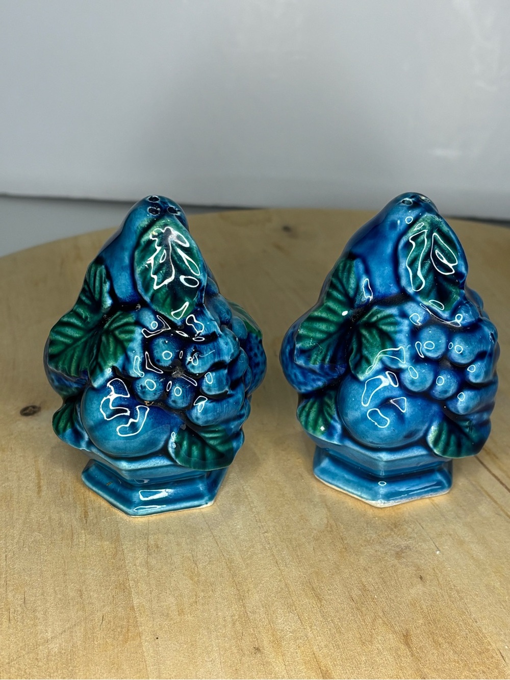 Vintage 60s “Mood Indigo” Blue Fruit Bowl salt and pepper set INARCO Japan